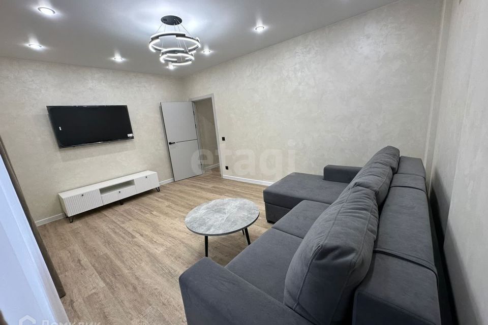 Сдаётся 2-комнатная квартира, 67 м²