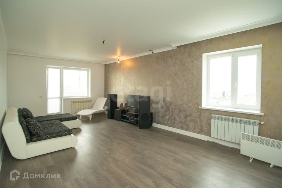 Продаётся 3-комнатная квартира, 116 м²