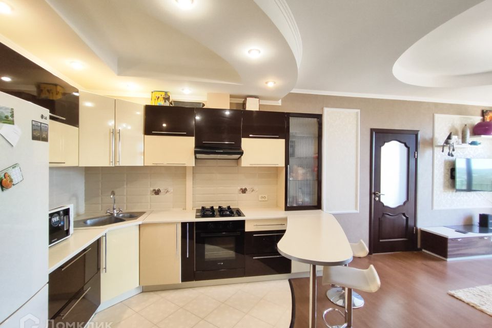 Продаётся 1-комнатная квартира, 53.9 м²