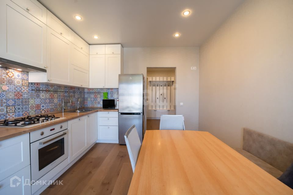Продаётся 2-комнатная квартира, 67.8 м²