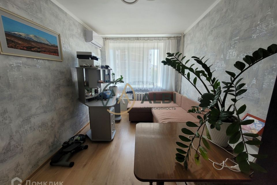 Продаётся 4-комнатная квартира, 97.8 м²