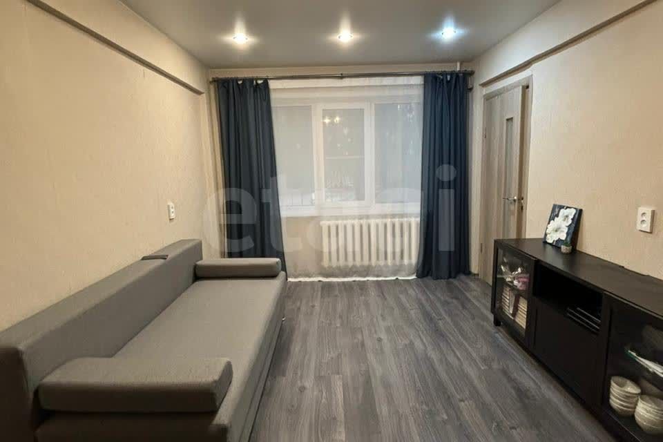 Продаётся 3-комнатная квартира, 49.7 м²