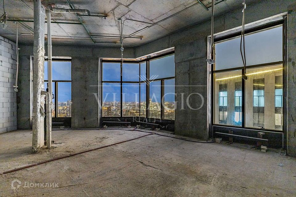 Продаётся 3-комнатная квартира, 106 м²