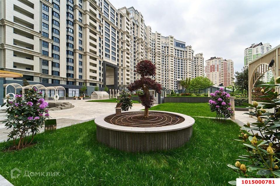 Продаётся 1-комнатная квартира, 54.2 м²