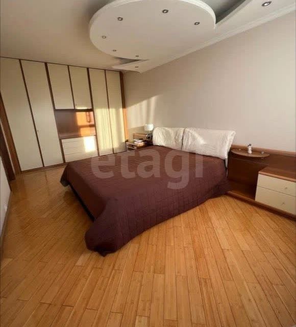 Продаётся 4-комнатная квартира, 98 м²