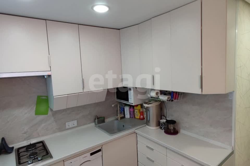 Продаётся 3-комнатная квартира, 57.1 м²