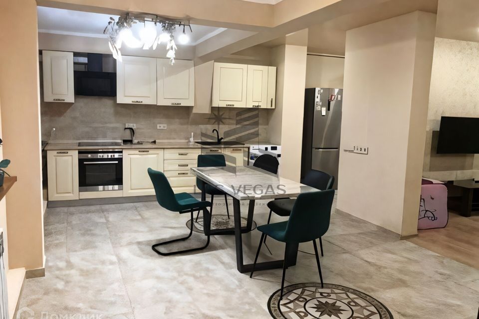 Сдаётся 4-комнатная квартира, 100 м²