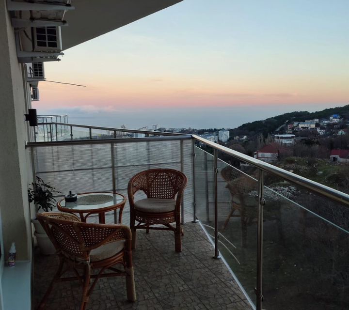 Продаётся 2-комнатная квартира, 77 м²