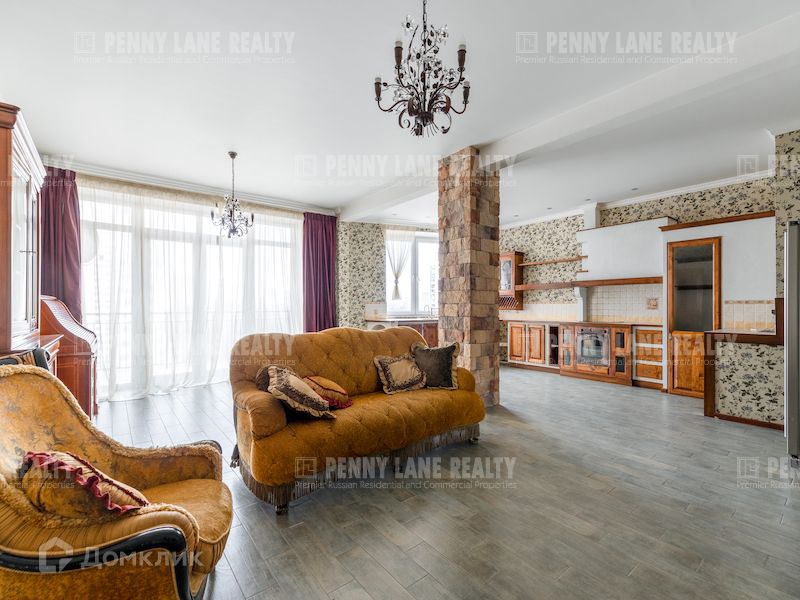 Сдаётся 5-комнатная квартира, 200 м²