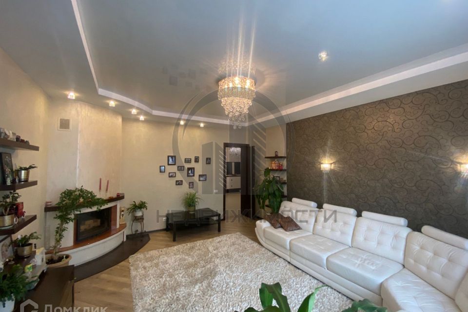 Продаётся 3-комнатная квартира, 117 м²