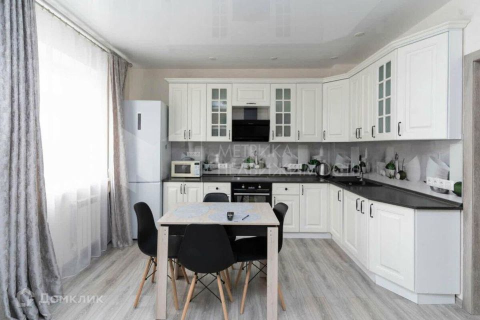 Продаётся 1-комнатная квартира, 49.7 м²