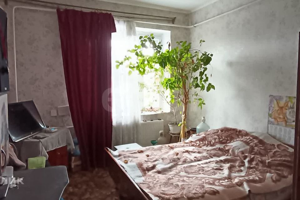 Продаётся 4-комнатная квартира, 100 м²