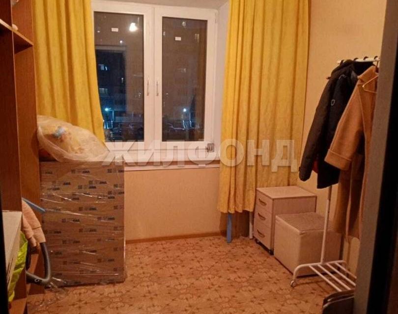 Продаётся комната в 1-комн. квартире, 8.1 м²