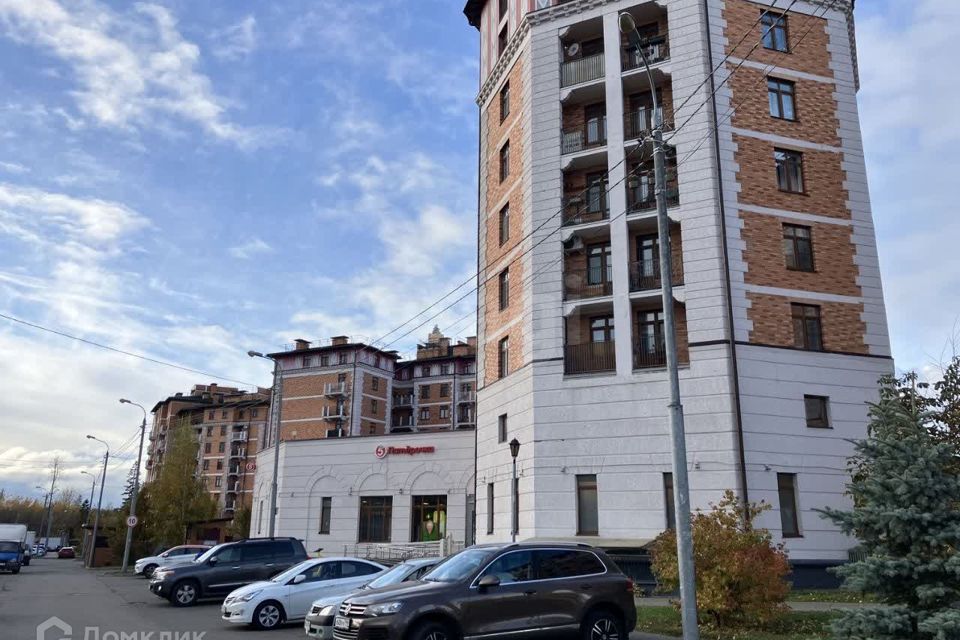 Ер адам шұлық киген аққұба