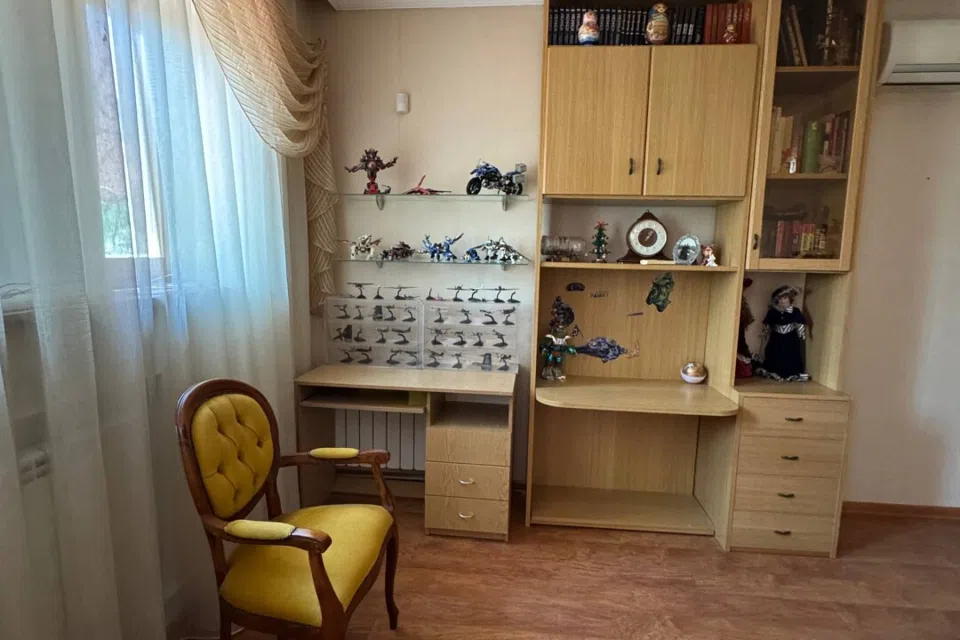 Продаётся 3-этажный дом, 356 м²