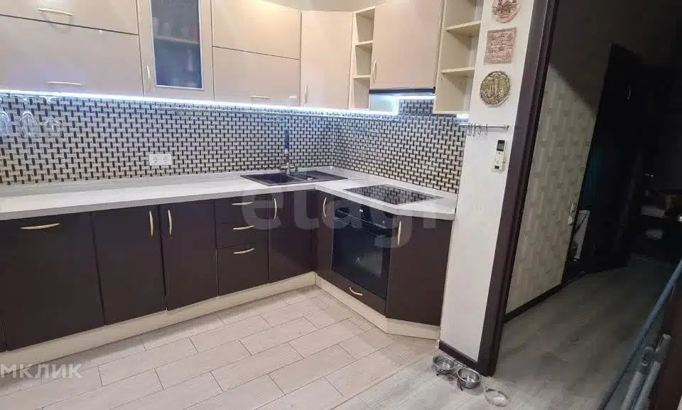 Продаётся 1-комнатная квартира, 53 м²