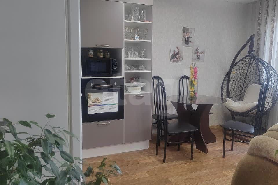 Продаётся 3-комнатная квартира, 65 м²