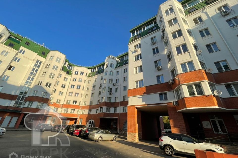 Продаётся 3-комнатная квартира, 157 м²
