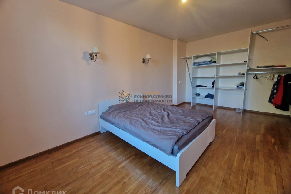 Сдаётся 4-комнатная квартира, 132 м²
