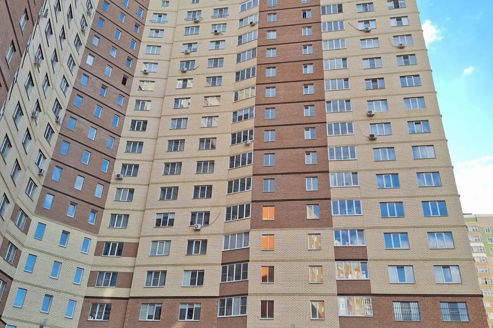 Продаётся 3-комнатная квартира, 101.7 м²