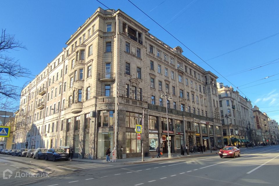 Продаётся 5-комнатная квартира, 180 м²