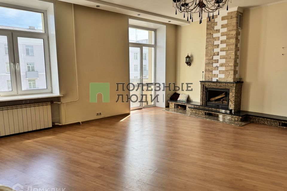 Продаётся 5-комнатная квартира, 167.8 м²