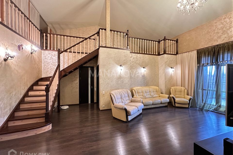 Продаётся 3-комнатная квартира, 130.6 м²