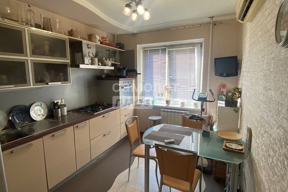 Продаётся 3-комнатная квартира, 63.5 м²