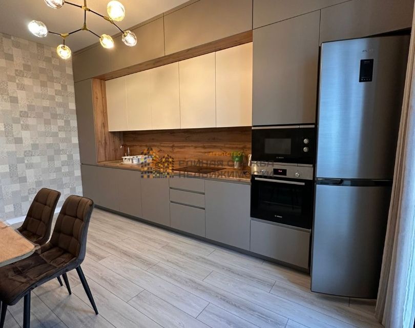 Сдаётся 2-комнатная квартира, 75 м²