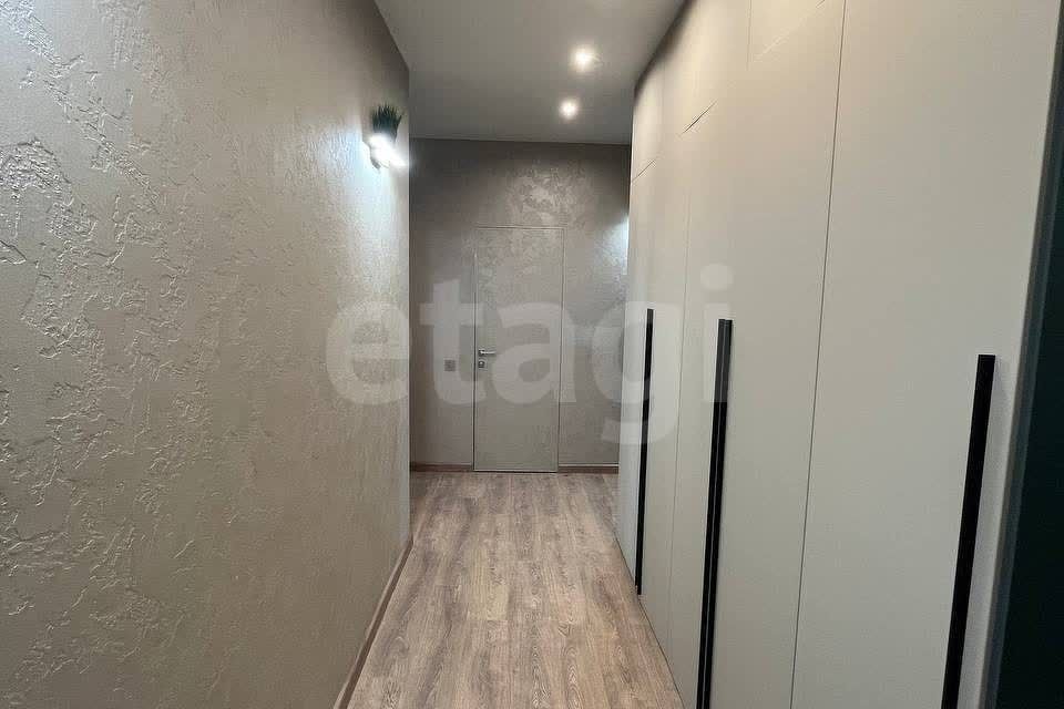 Продаётся 1-комнатная квартира, 54.6 м²