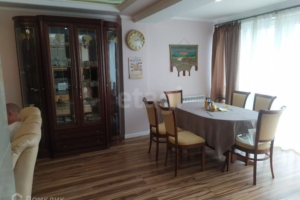 Продаётся 2-комнатная квартира, 106 м²