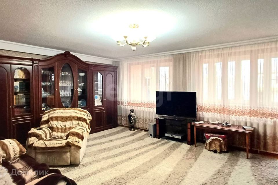 Продаётся 4-комнатная квартира, 120 м²