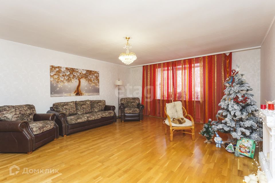 Продаётся 4-комнатная квартира, 157.7 м²
