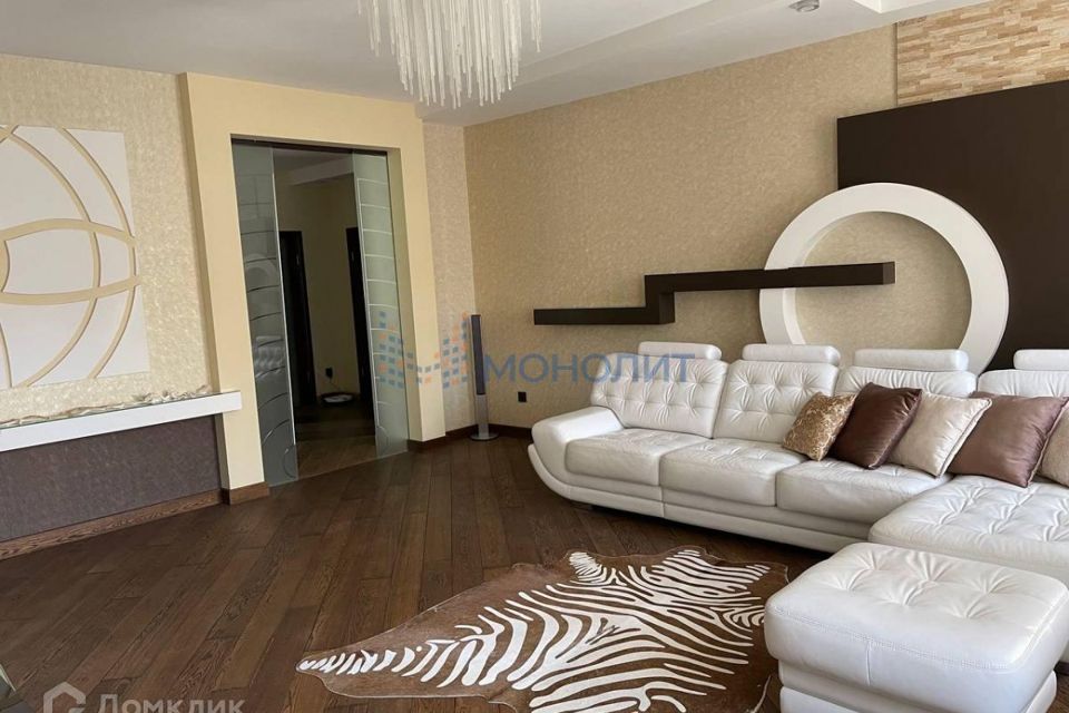 Продаётся 4-комнатная квартира, 148.9 м²