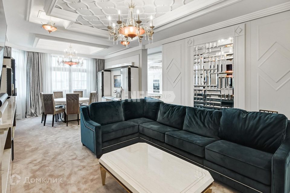 Продаётся 5-комнатная квартира, 192.9 м²