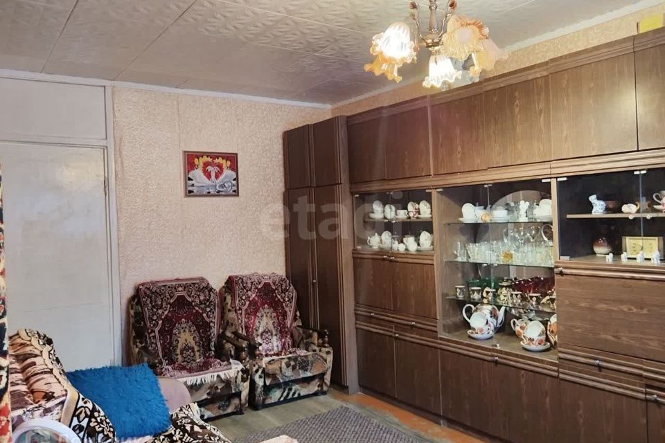 Продаётся 4-комнатная квартира, 59.3 м²