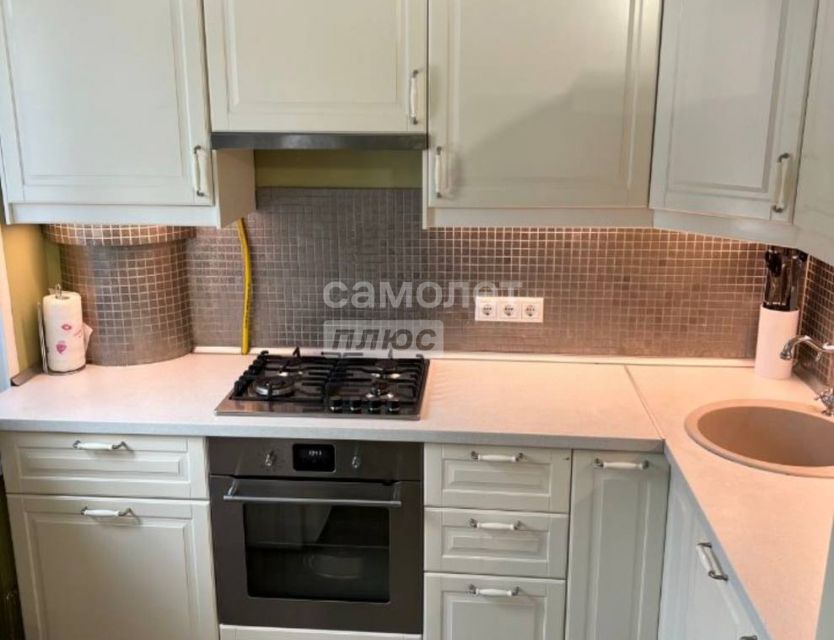 Продаётся 1-комнатная квартира, 43 м²