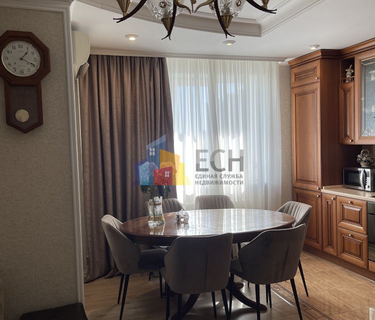 Продаётся 2-комнатная квартира, 72.6 м²