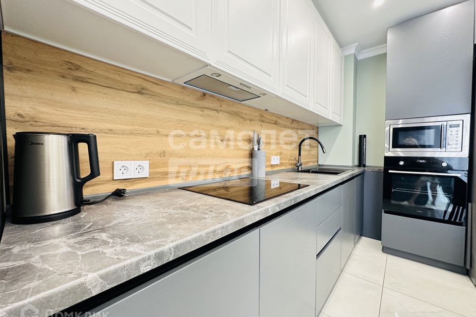 Сдаётся 3-комнатная квартира, 93 м²