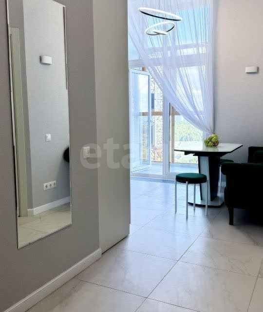 Продаётся 1-комнатная квартира, 41.95 м²