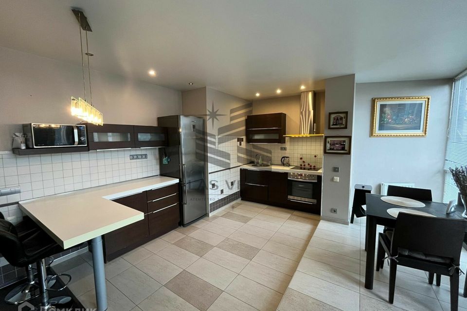 Сдаётся 3-комнатная квартира, 111 м²