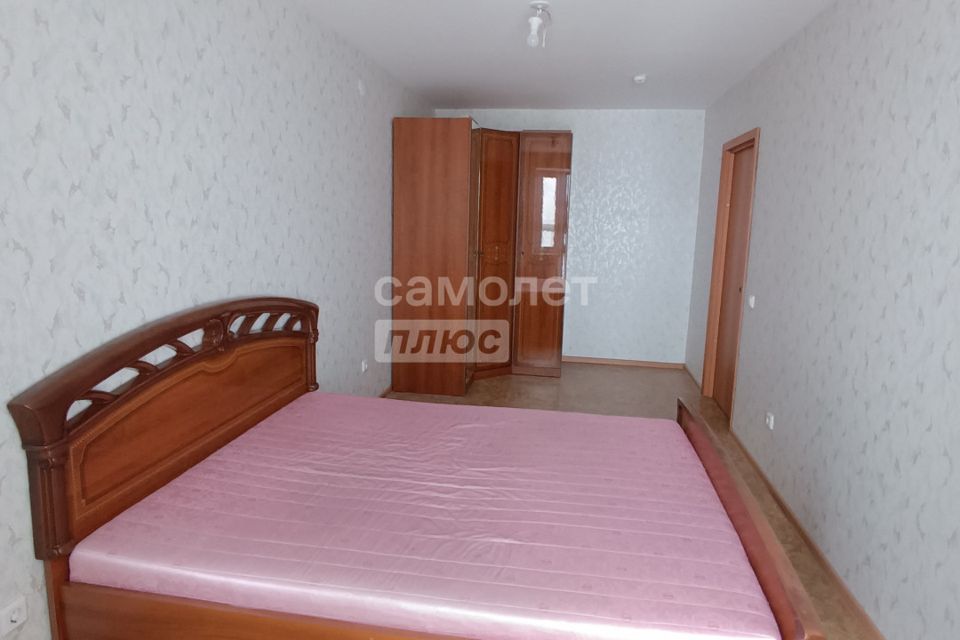 Продаётся 2 комнаты в 3-комн. квартире, 26.7 м²