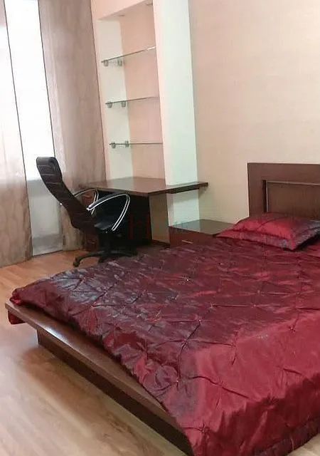 Сдаётся 2-комнатная квартира, 94 м²