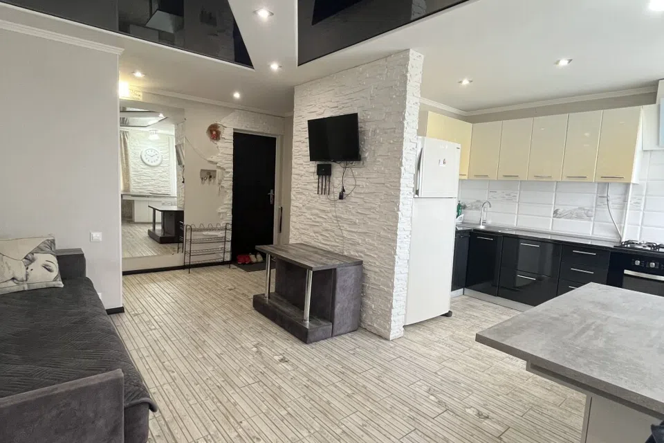Продаётся 3-комнатная квартира, 61 м²