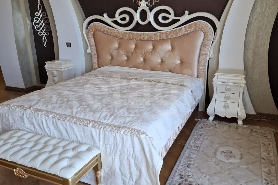 Продаётся 3-комнатная квартира, 145 м²