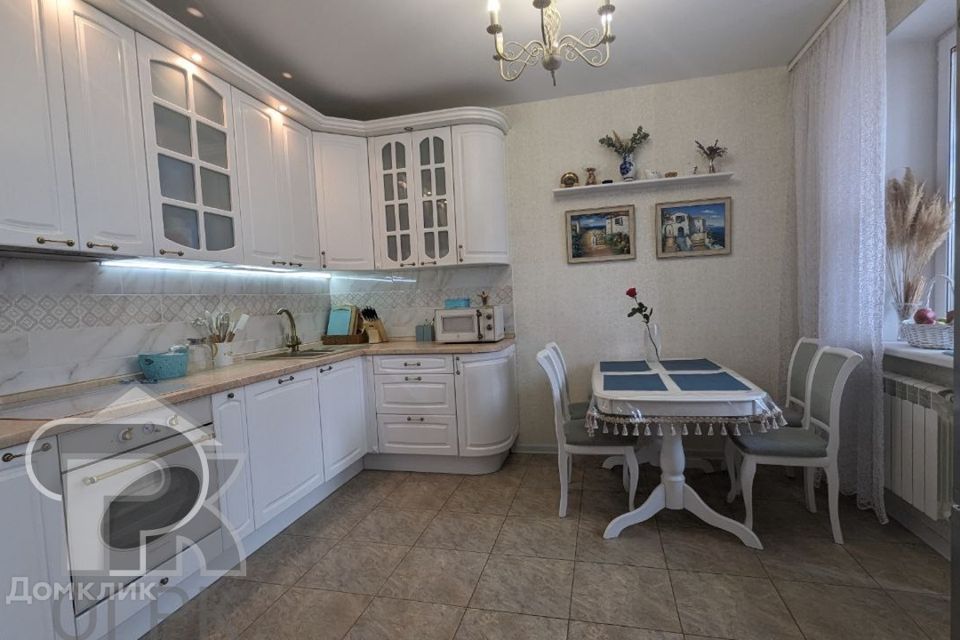 Продаётся 3-комнатная квартира, 90 м²