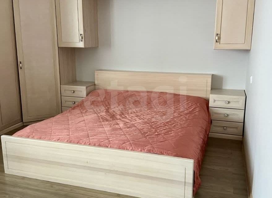 Продаётся 4-комнатная квартира, 177.4 м²