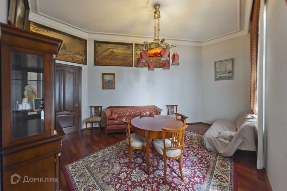 Продаётся 3-комнатная квартира, 110 м²