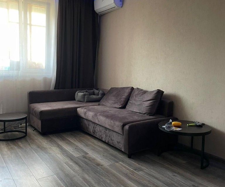 Продаётся 1-комнатная квартира, 38 м²