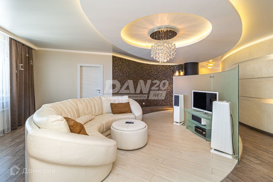 Продаётся 6-комнатная квартира, 166.7 м²
